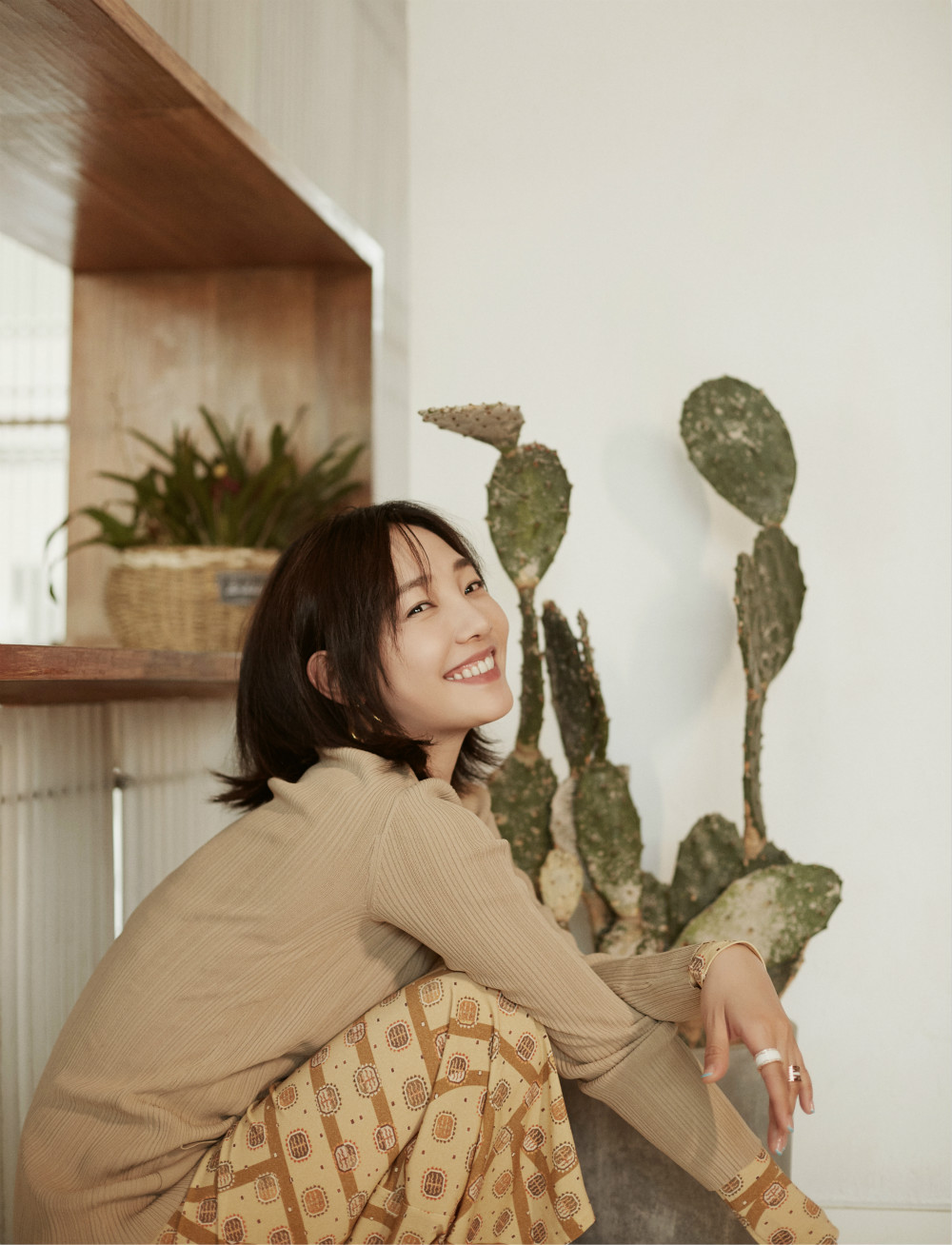 白百何春日私服照文艺范儿十足.jpg