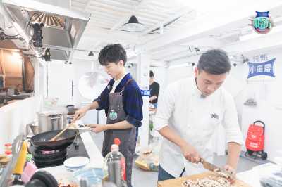 《中餐厅3》的店长黄晓明怎么仿佛变了一个人